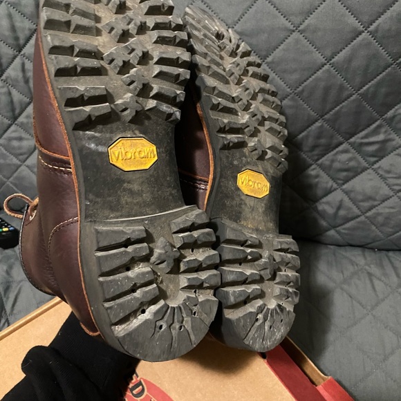 Red Wing boots with leather shoe laces - Picture 4 of 7